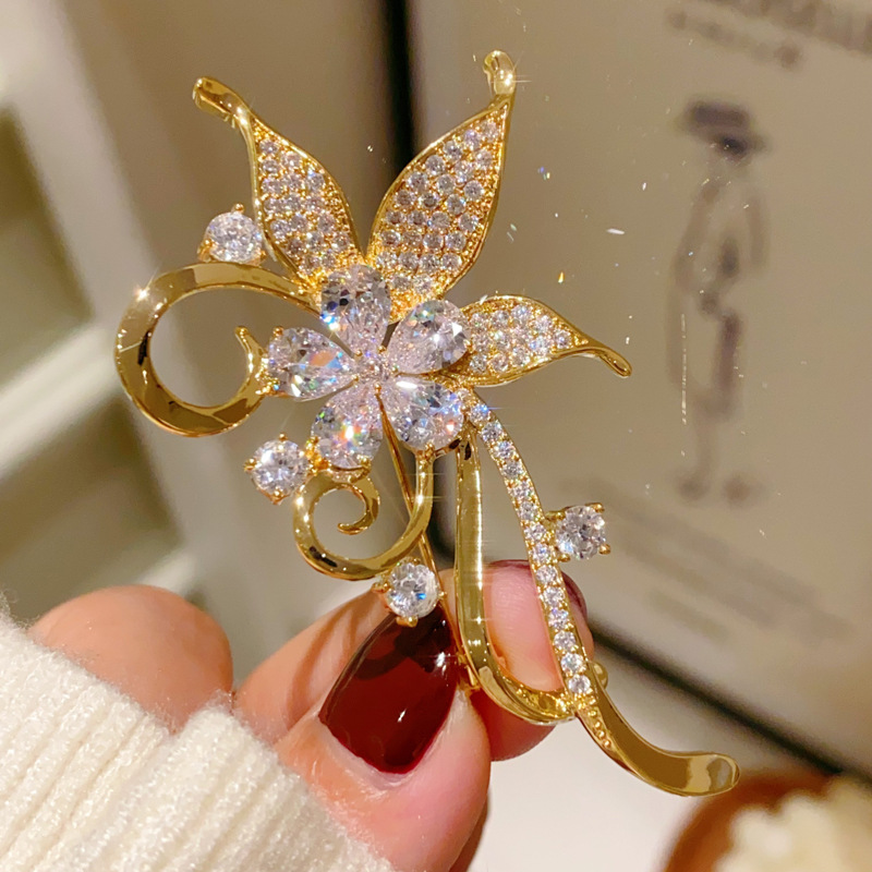 1 Adet Canlı Çiçek Broş Kadın  - Men'S Accessories Trends 2025 incelemesi ve fiyatı